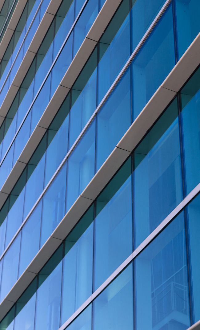 fachada de vidro em Bauru